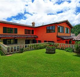 5 Bedroom Villa with Pool near Gubbio in Umbria, Sleeps 10
